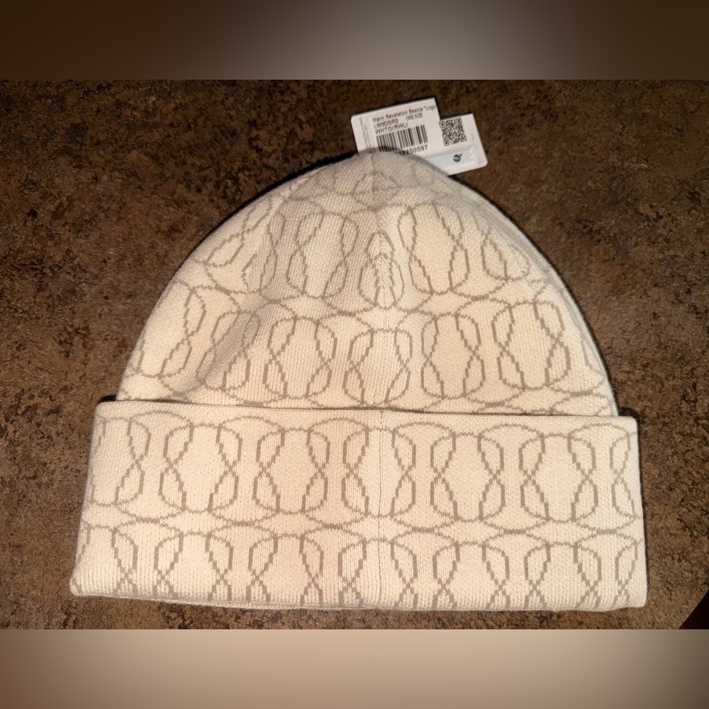 BNWT Lululemon Athletica Warm Revelation Beanie *Logo - Picture 6 of 7